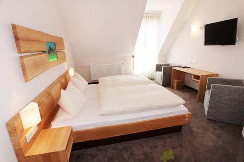 Karpfenhotel & Herrenhaus Im Gasthaus Sindel-Buckel Feuchtwangen Δωμάτιο φωτογραφία