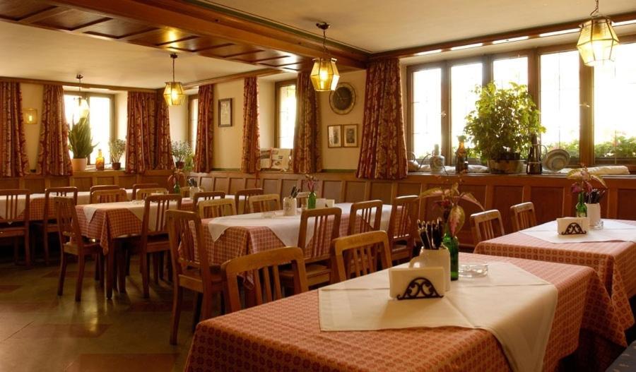 Karpfenhotel & Herrenhaus Im Gasthaus Sindel-Buckel Feuchtwangen Εξωτερικό φωτογραφία